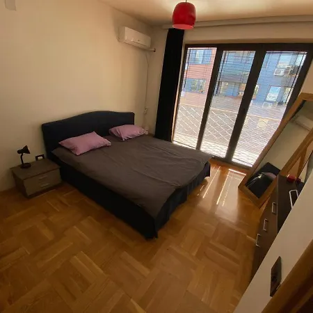 Debar Maalo Lux Апартаменти *